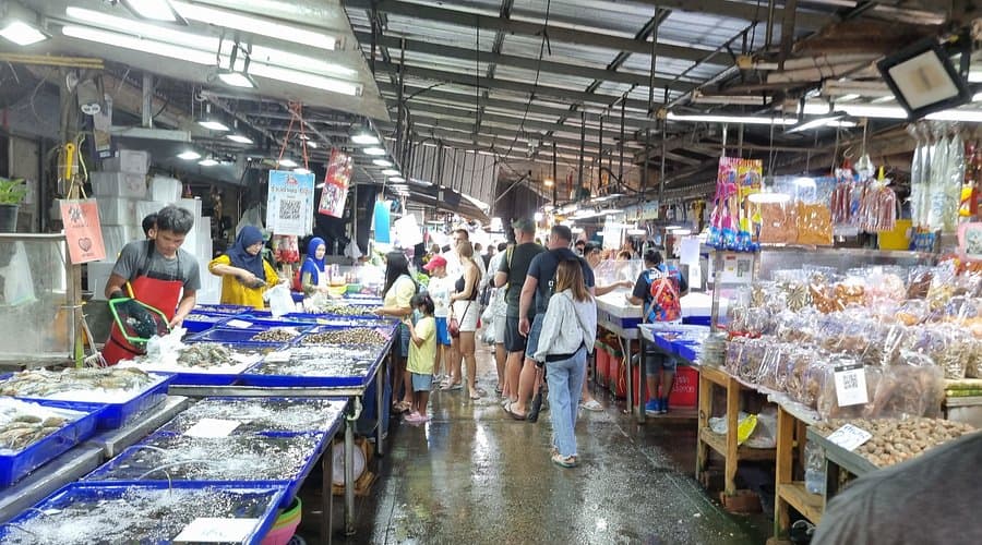 Lan Pho Naklua Market in Thailand