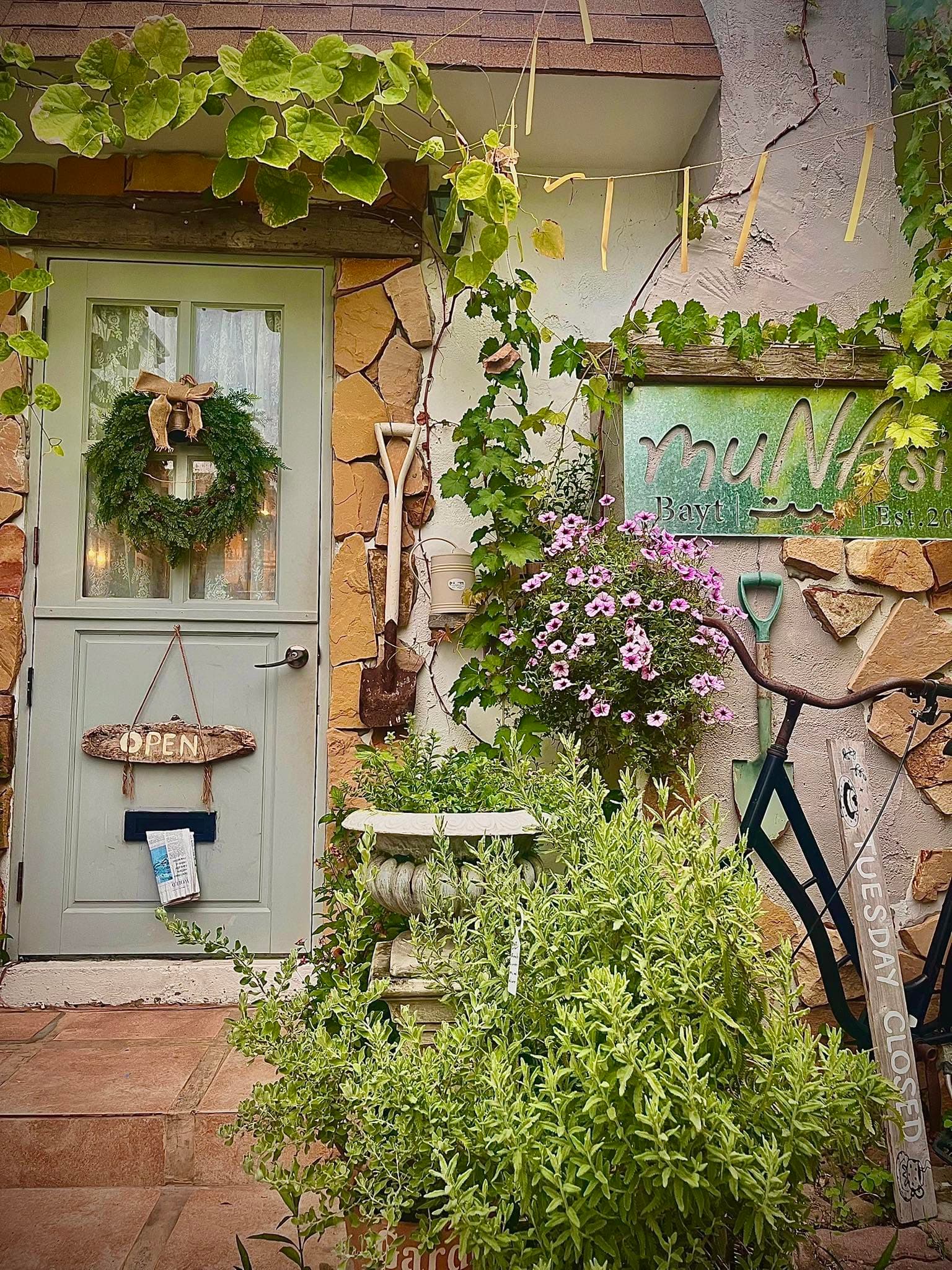 Munasir Bayt Cafe in Thailand