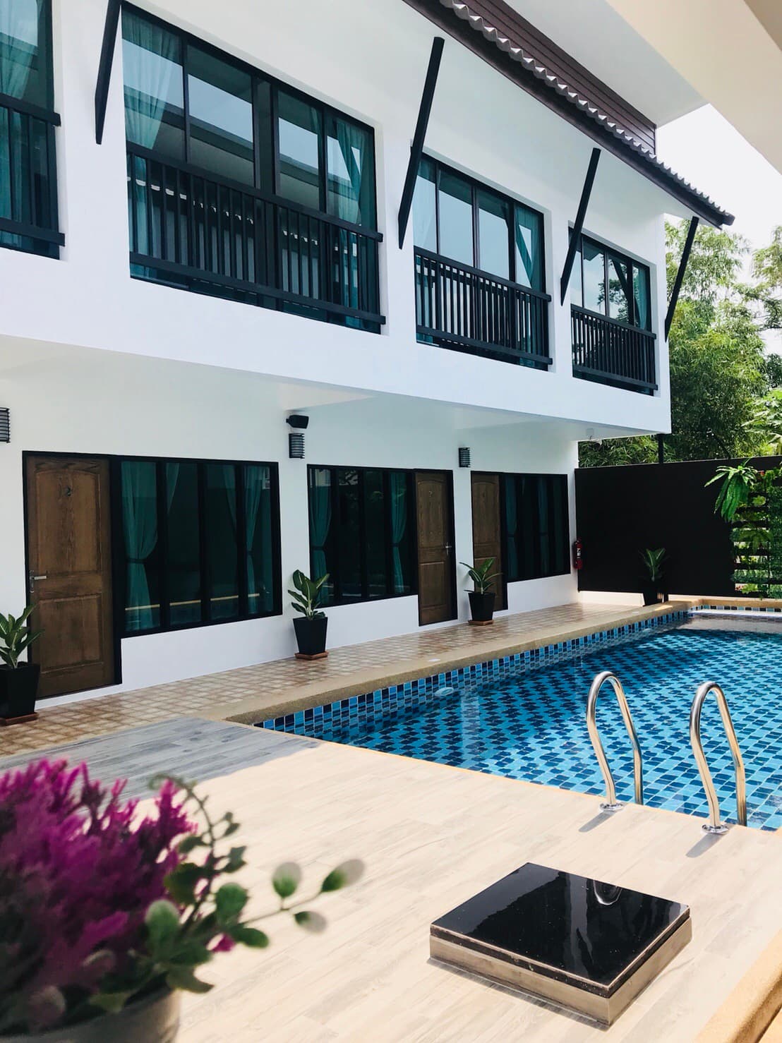 WARM WHITE INN in Thailand